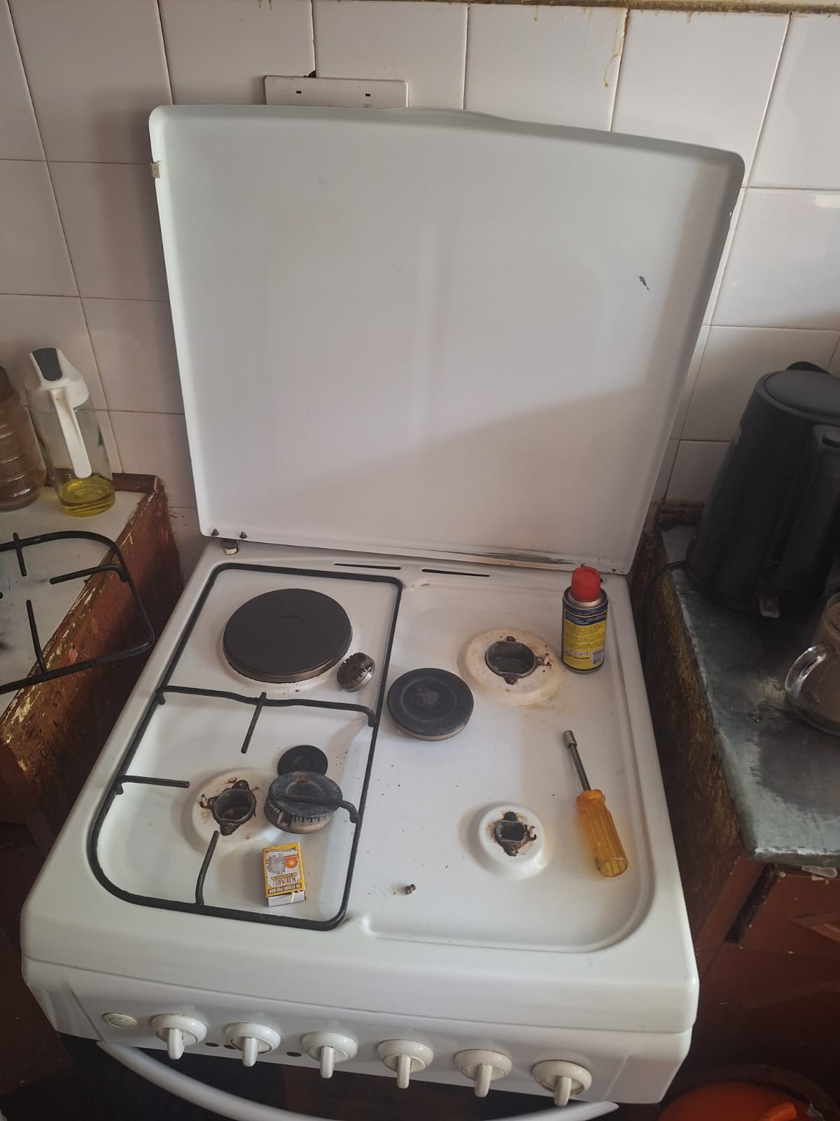 Cooker burner head replacement during service in Nairobi
